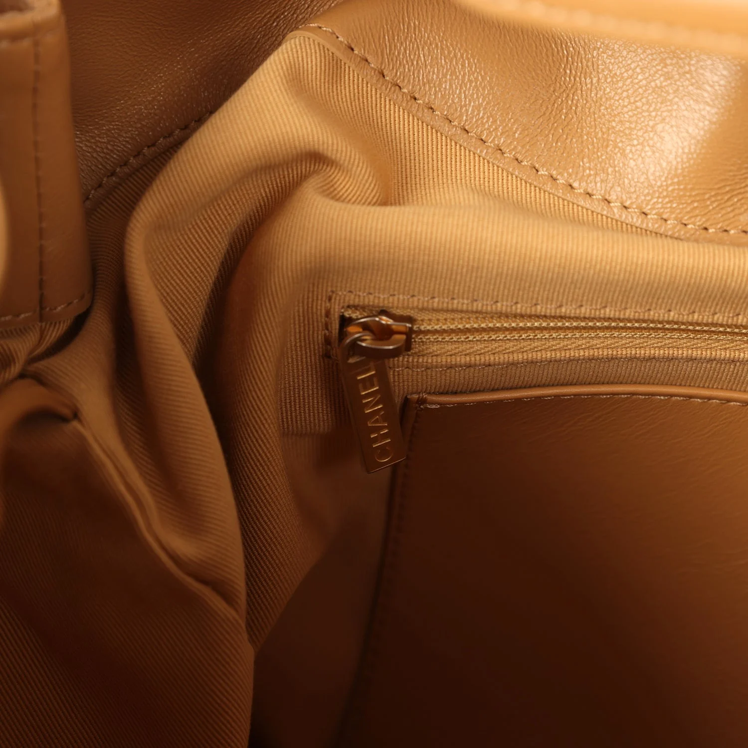 Chanel Maxi Hobo Bag Beige Suede Antique Gold Hardware - Image 10