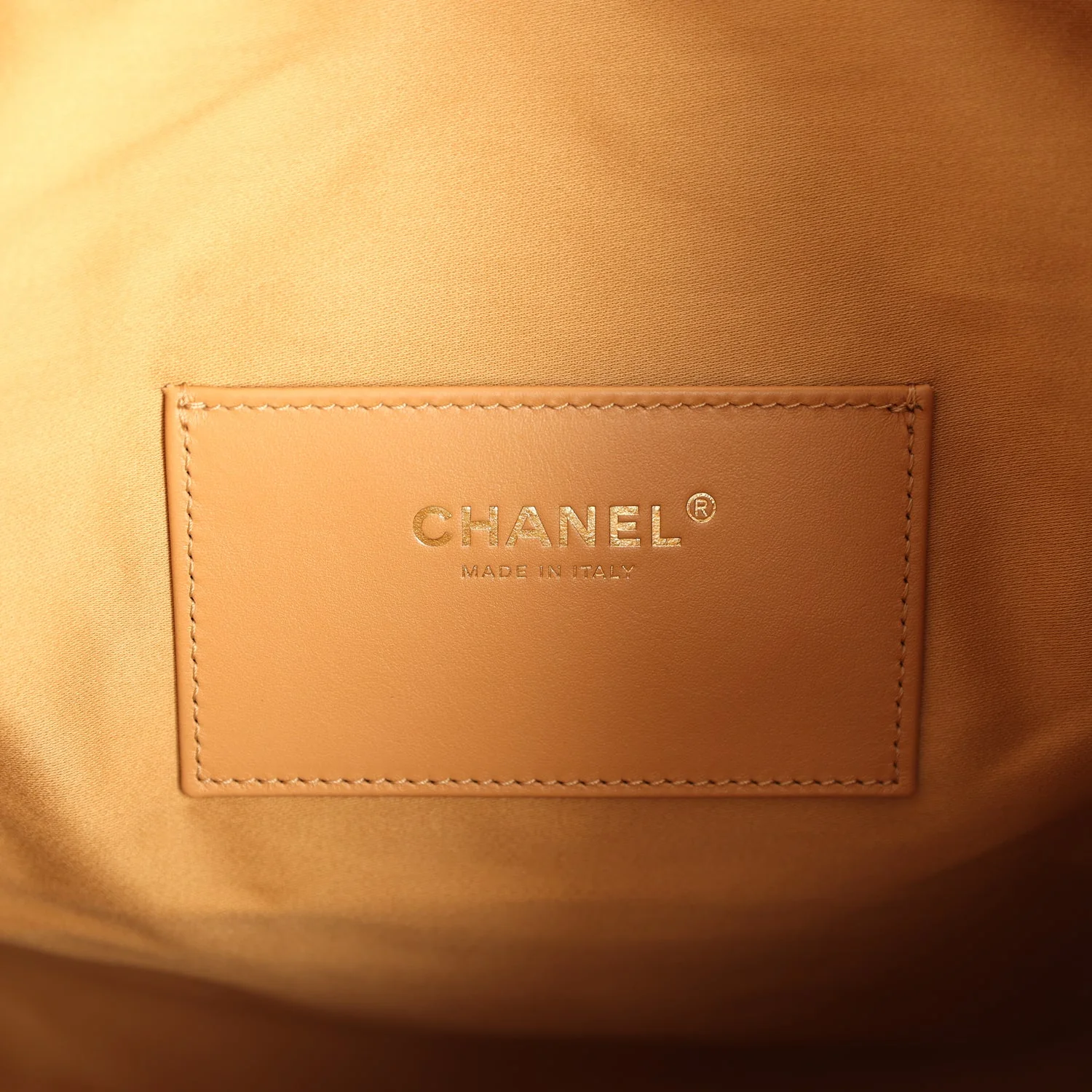 Chanel Medium 25 Hobo Bag Beige Suede Antique Gold Hardware - Image 10