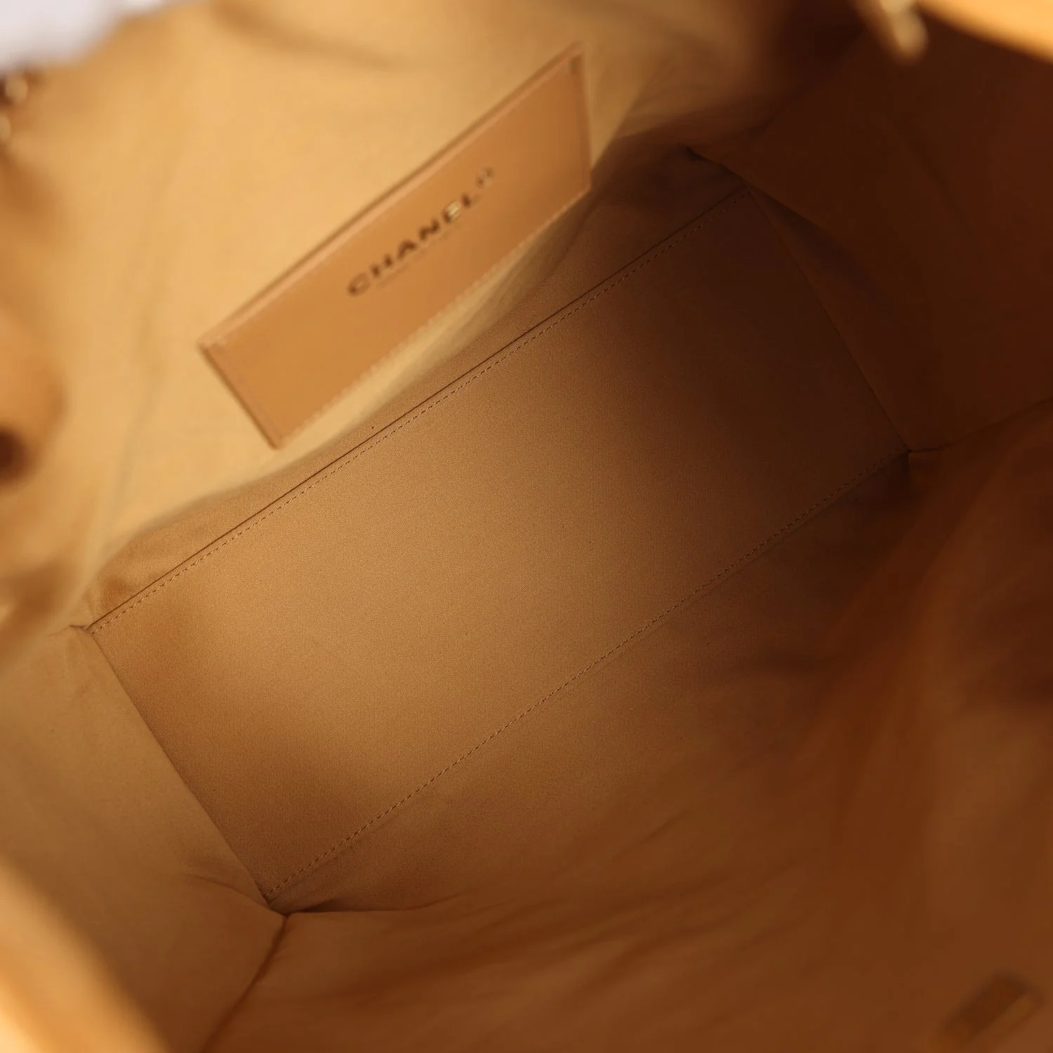 Chanel Medium 25 Hobo Bag Beige Suede Antique Gold Hardware - Image 9