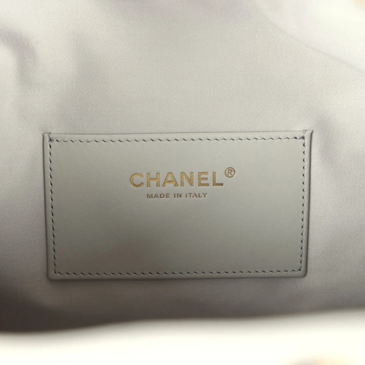 Chanel Medium 25 Hobo Bag Light Grey Caviar Antique Gold Hardware - Image 10