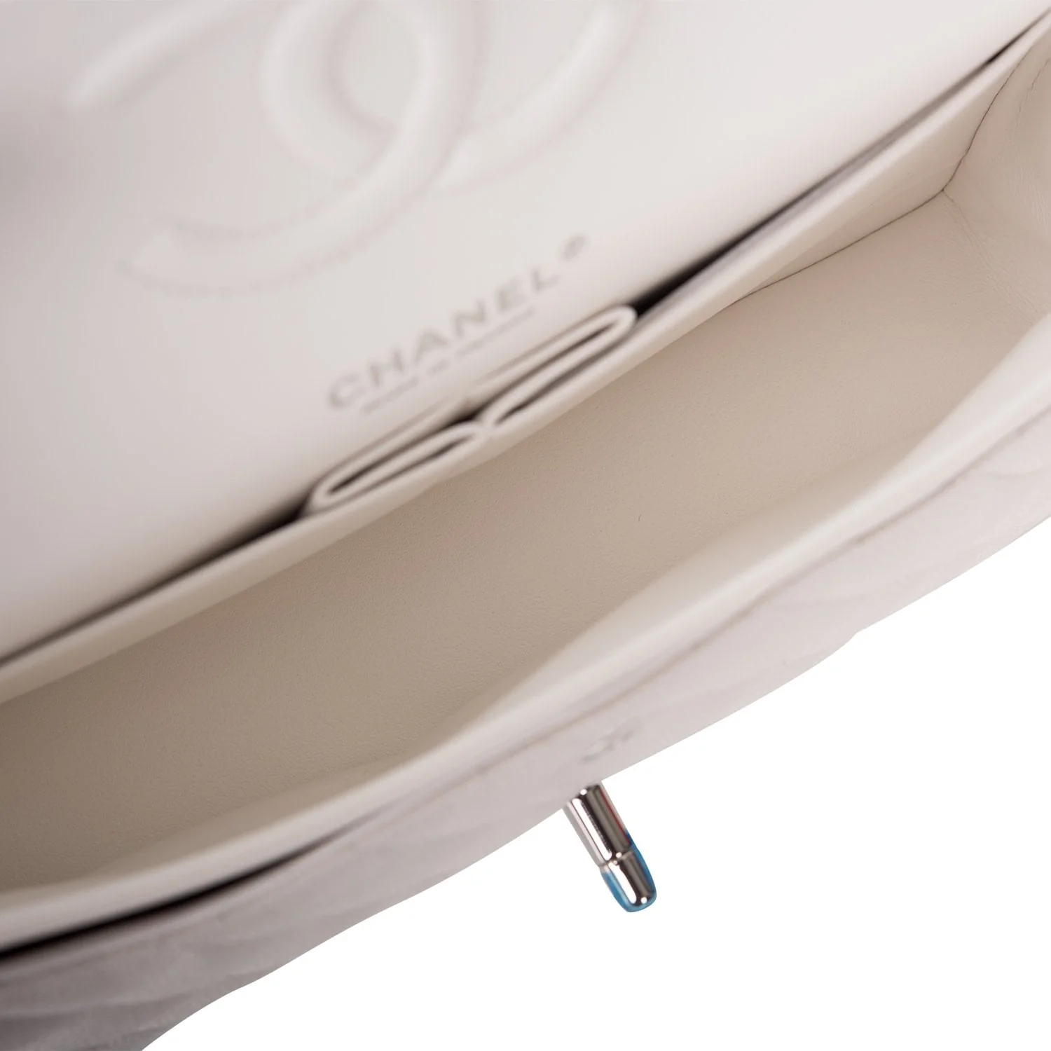 Chanel White Quilted Caviar Medium Classic Double Flap Bag Silver Hardware - Image 8