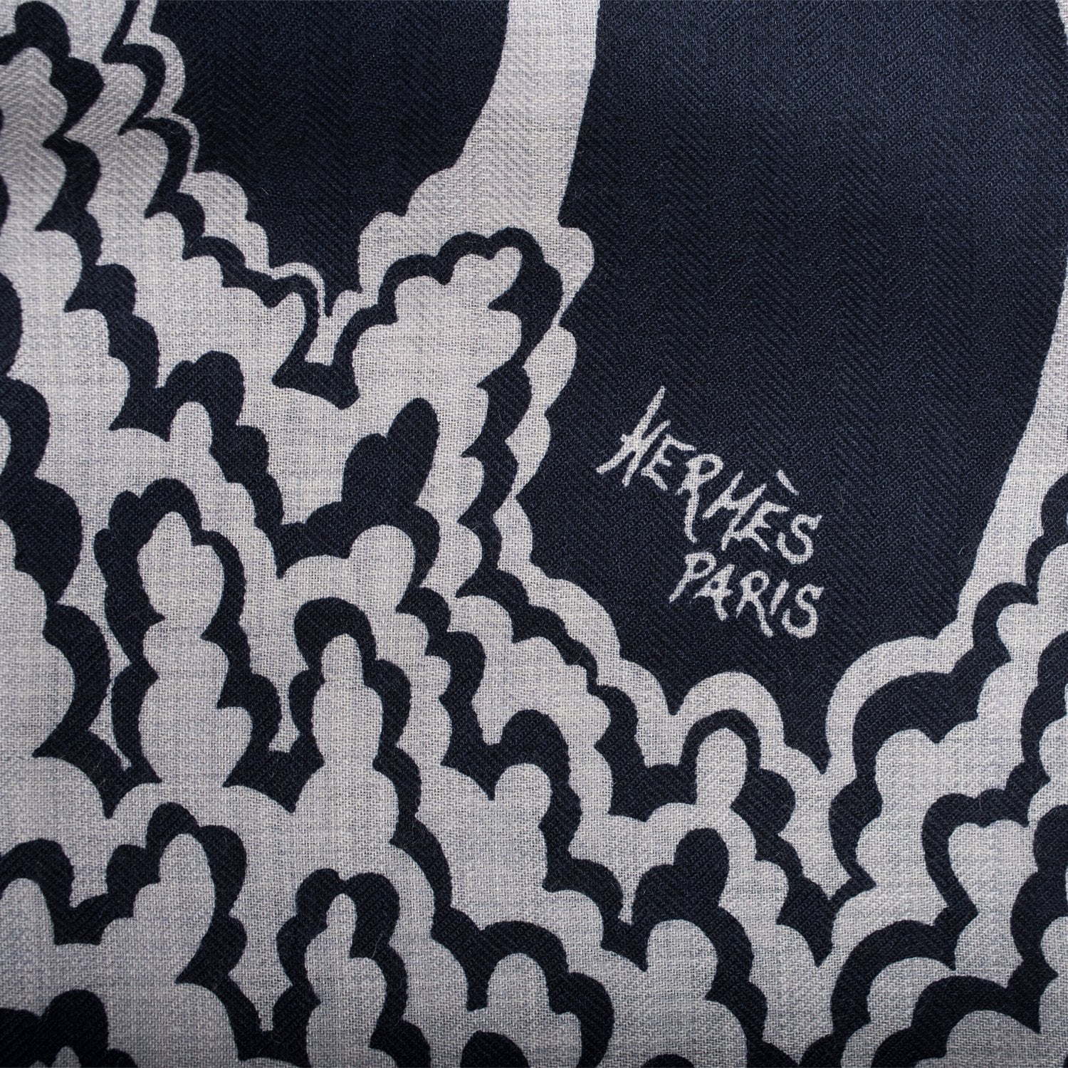 Hermes "The Three Graces" Gris Chine Cashmere and Silk Shawl 140cm - Image 3