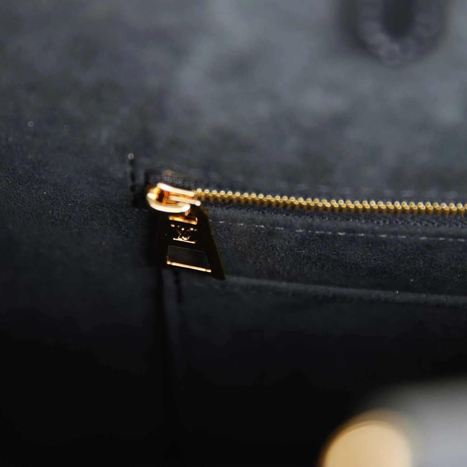 Louis Vuitton Black and Cream Empreinte Giant Monogram OnTheGo MM - Image 8