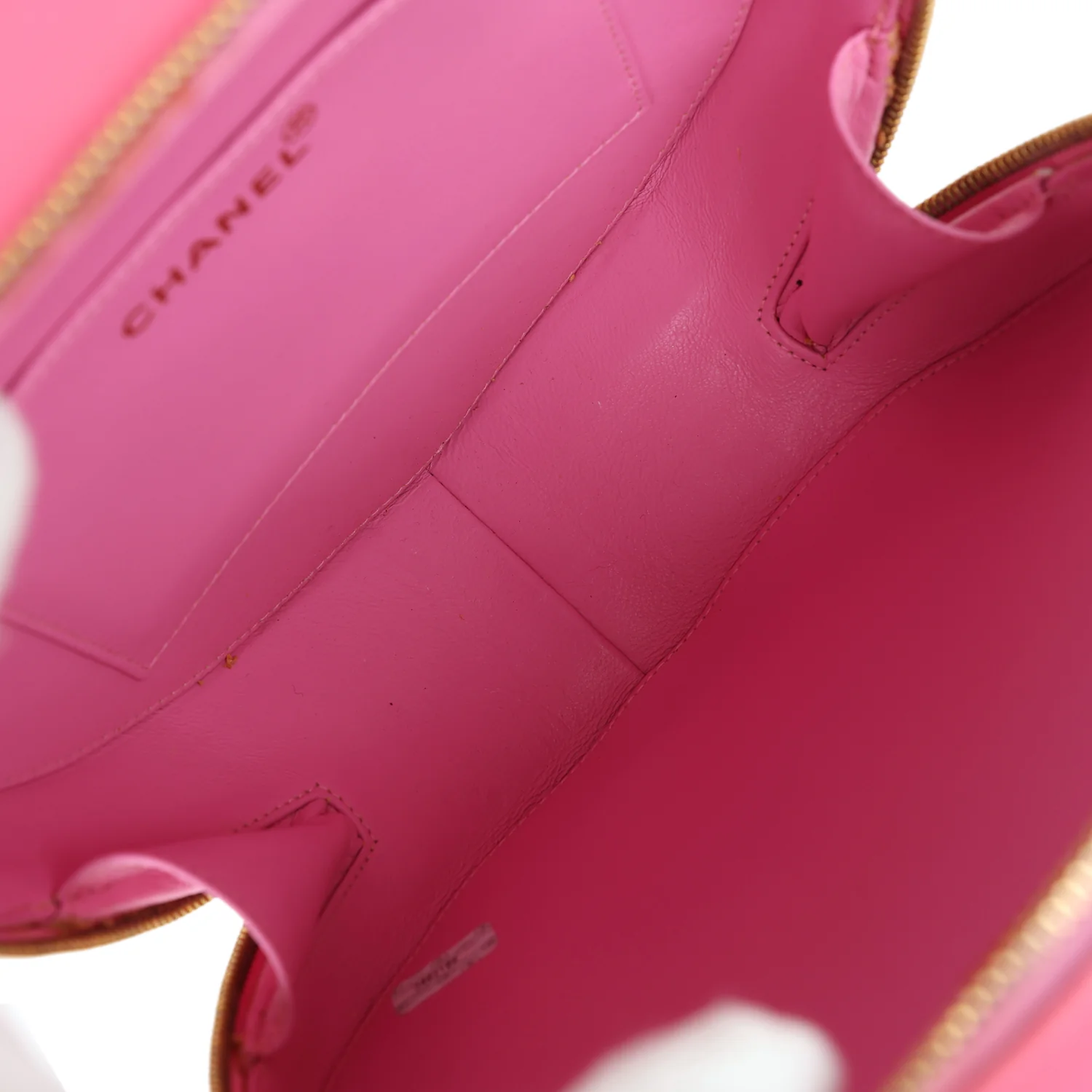 Vintage Chanel Round Vanity Bag Pink and Black Patent Leather Antique Gold Hardware - Image 9