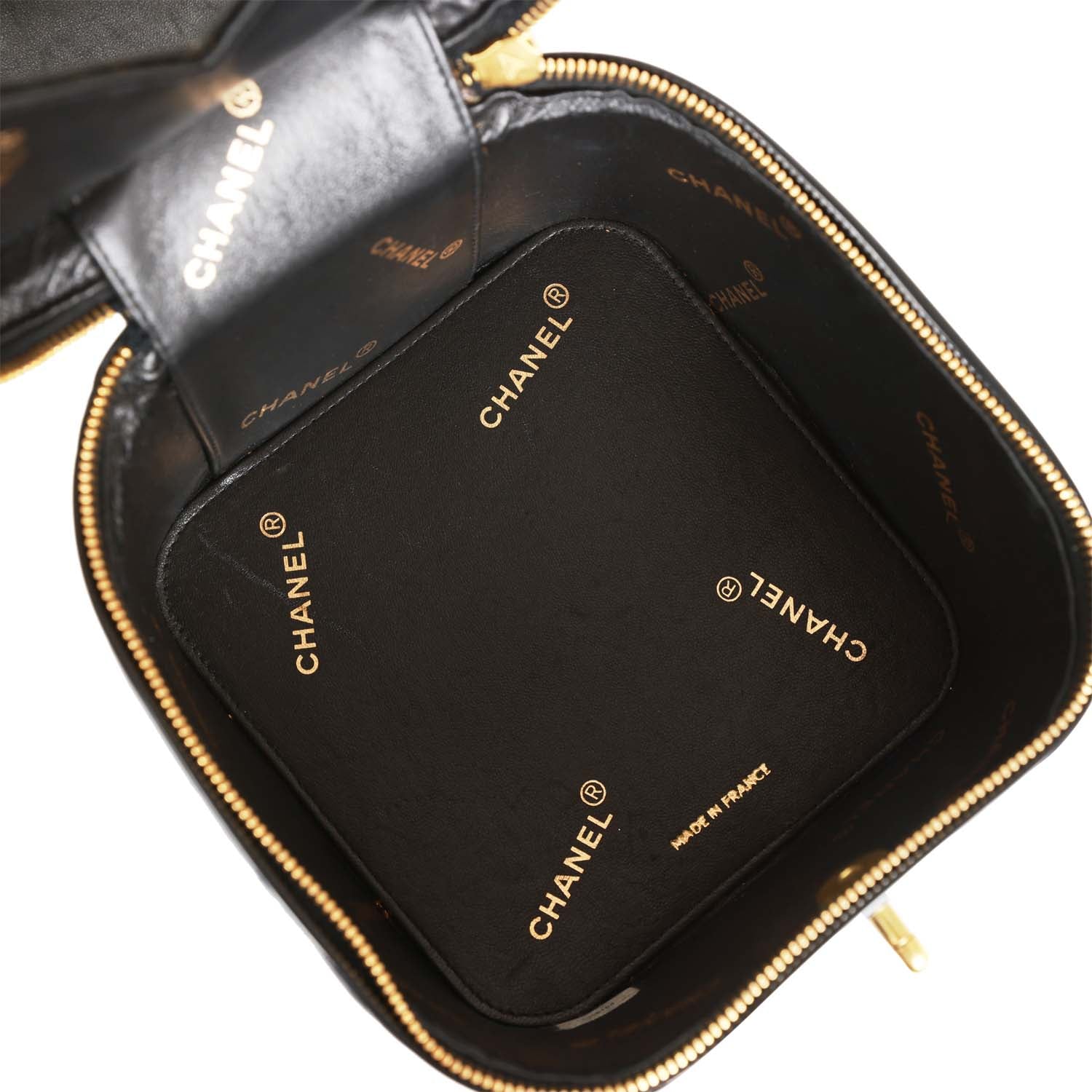 Vintage Chanel Vanity Heart Mirror Bag Black Patent Gold Hardware - Image 8