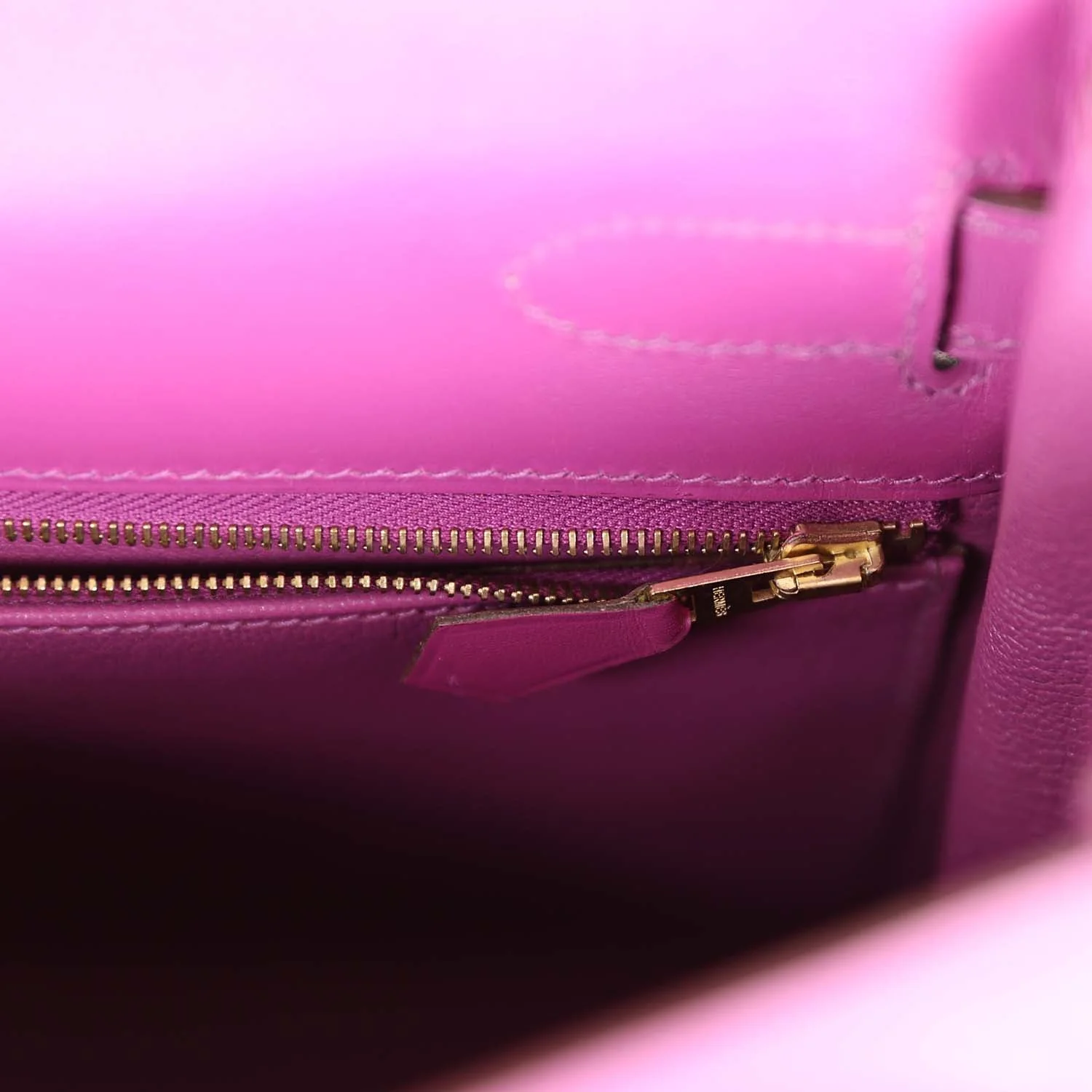 Vintage Hermes Kelly Retourne 32 Vibrato Cyclamen Box Gold Hardware - Image 9